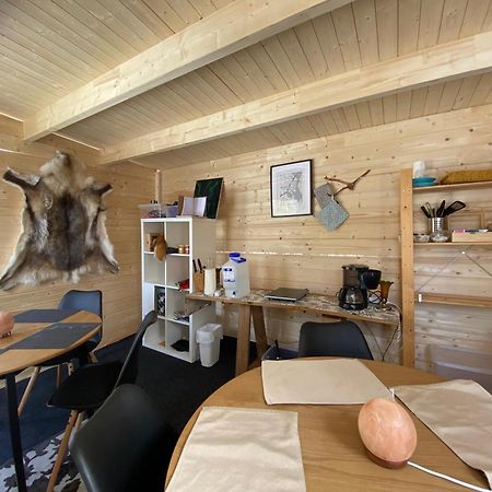 Aurora Igloo Fireplace-Heated Tents In A Secret Forest With Private Jacuzzi And Shared Sauna Bathroom And Dog Friendly โรวานิเอมิ ภายนอก รูปภาพ