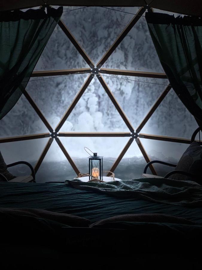 Aurora Igloo Fireplace-Heated Tents In A Secret Forest With Private Jacuzzi And Shared Sauna Bathroom And Dog Friendly โรวานิเอมิ ภายนอก รูปภาพ