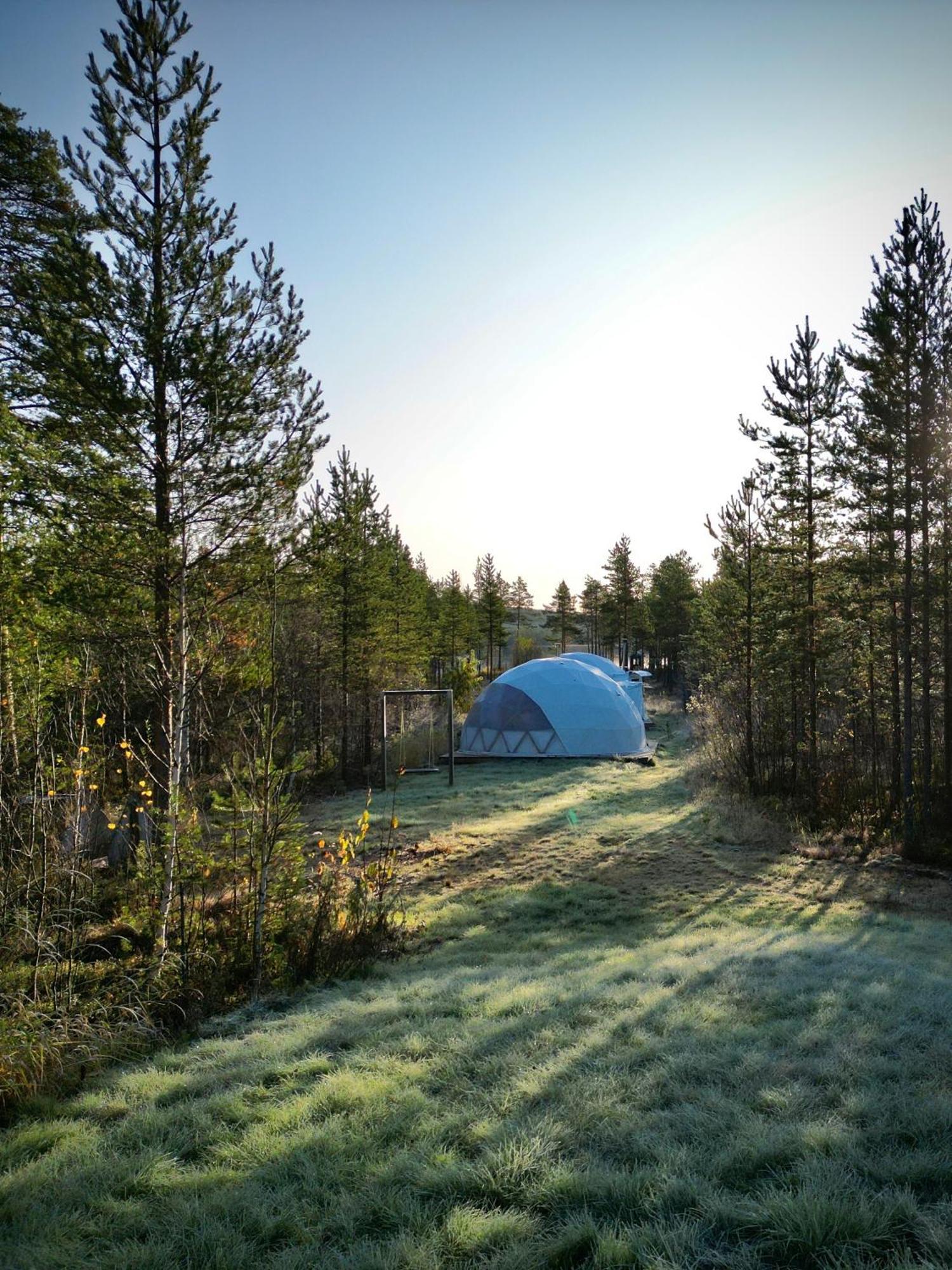 Aurora Igloo Fireplace-Heated Tents In A Secret Forest With Private Jacuzzi And Shared Sauna Bathroom And Dog Friendly โรวานิเอมิ ภายนอก รูปภาพ