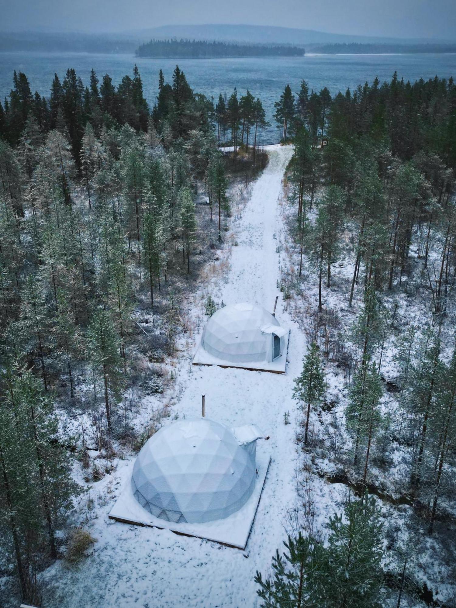 Aurora Igloo Fireplace-Heated Tents In A Secret Forest With Private Jacuzzi And Shared Sauna Bathroom And Dog Friendly โรวานิเอมิ ภายนอก รูปภาพ