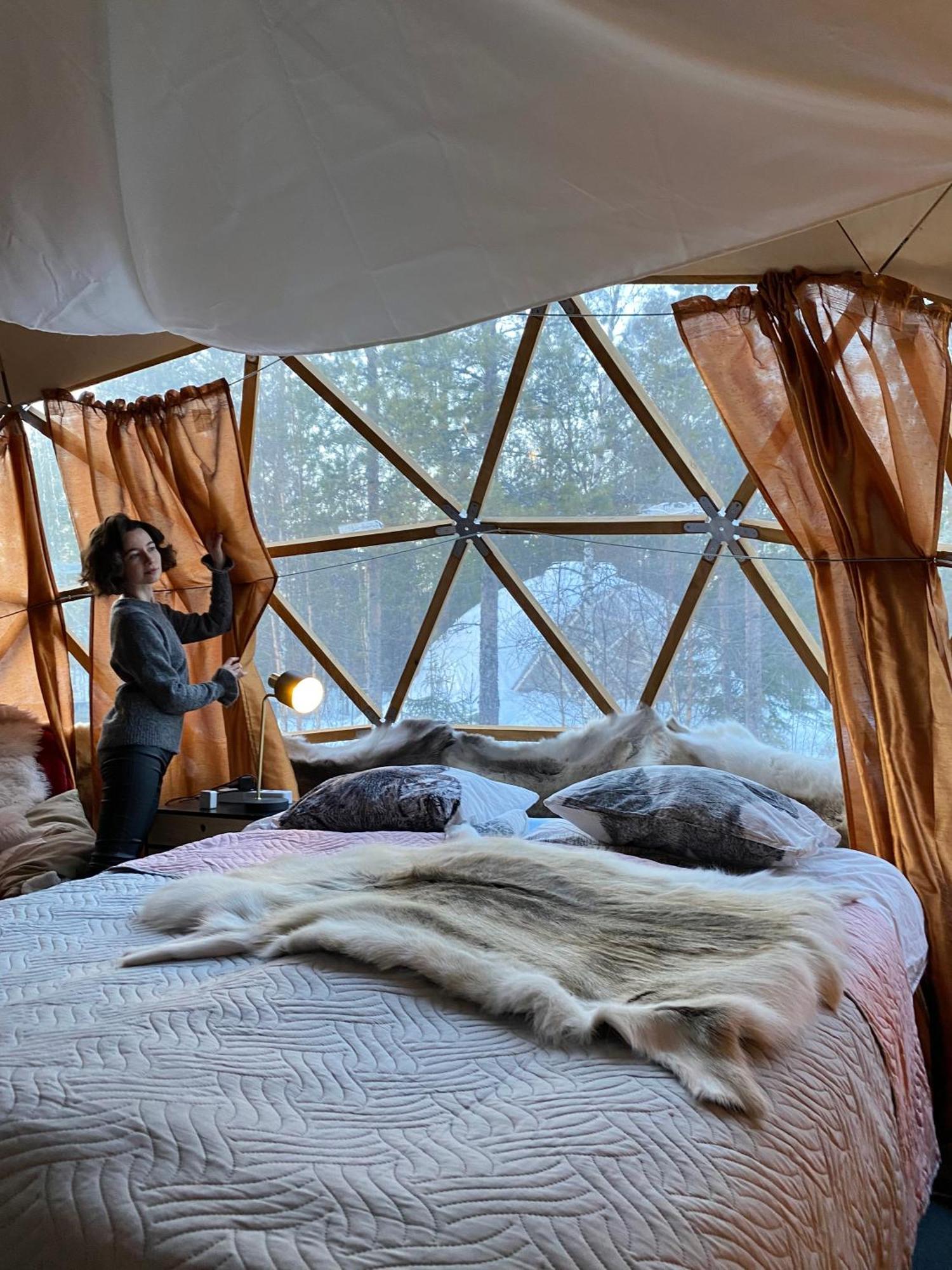 Aurora Igloo Fireplace-Heated Tents In A Secret Forest With Private Jacuzzi And Shared Sauna Bathroom And Dog Friendly โรวานิเอมิ ภายนอก รูปภาพ